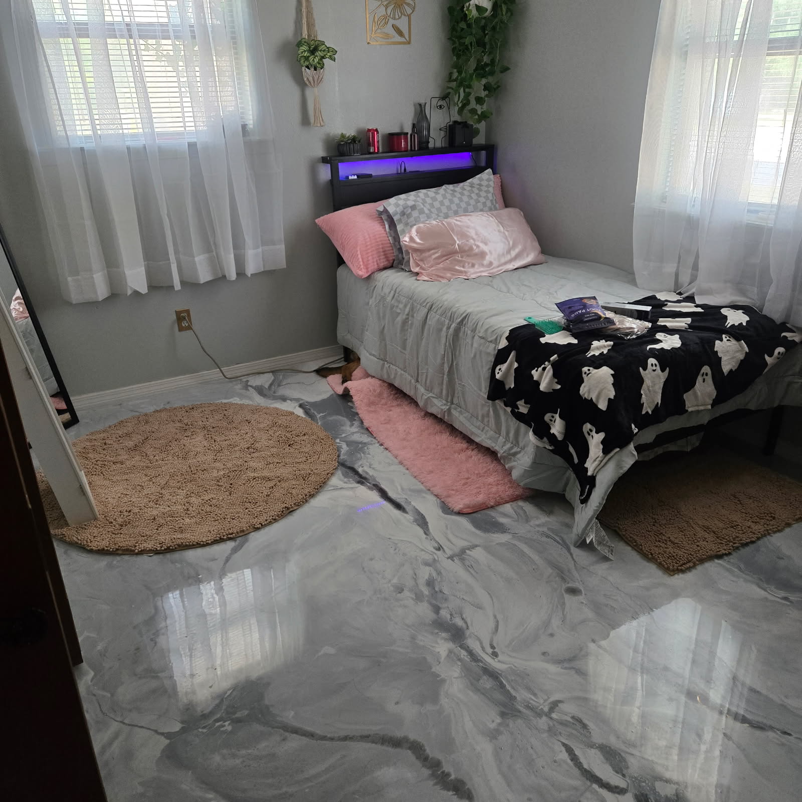 Silver Metallic Bedroom — epoxy in Rogers